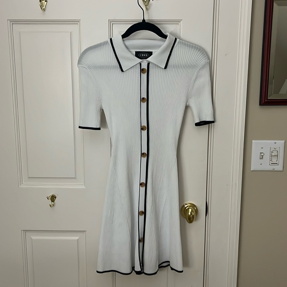 White Cider button up collared dress SIZE S